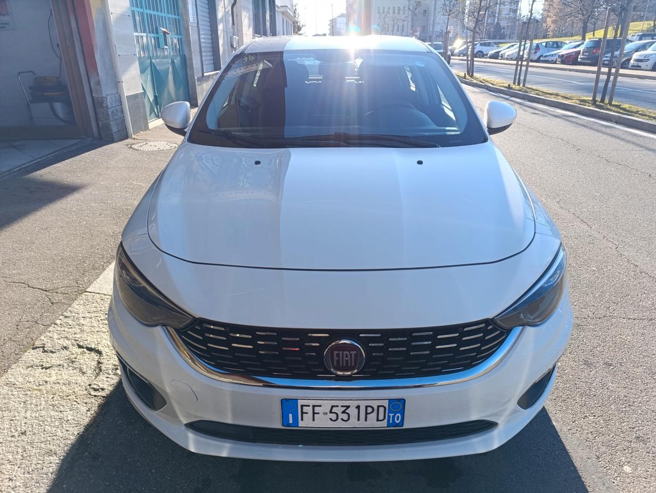 Fiat Tipo 1.4 5 porte Lounge Uniproprietario OK Neopatentati