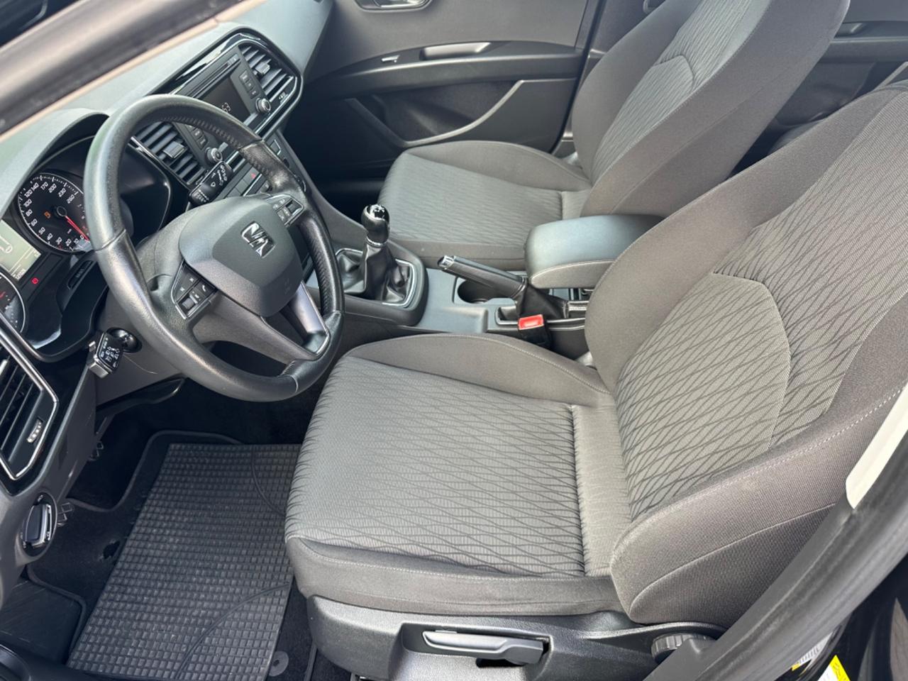 Seat Leon 1.6 TDI 105 CV ADATTA A NEOPATENTATI