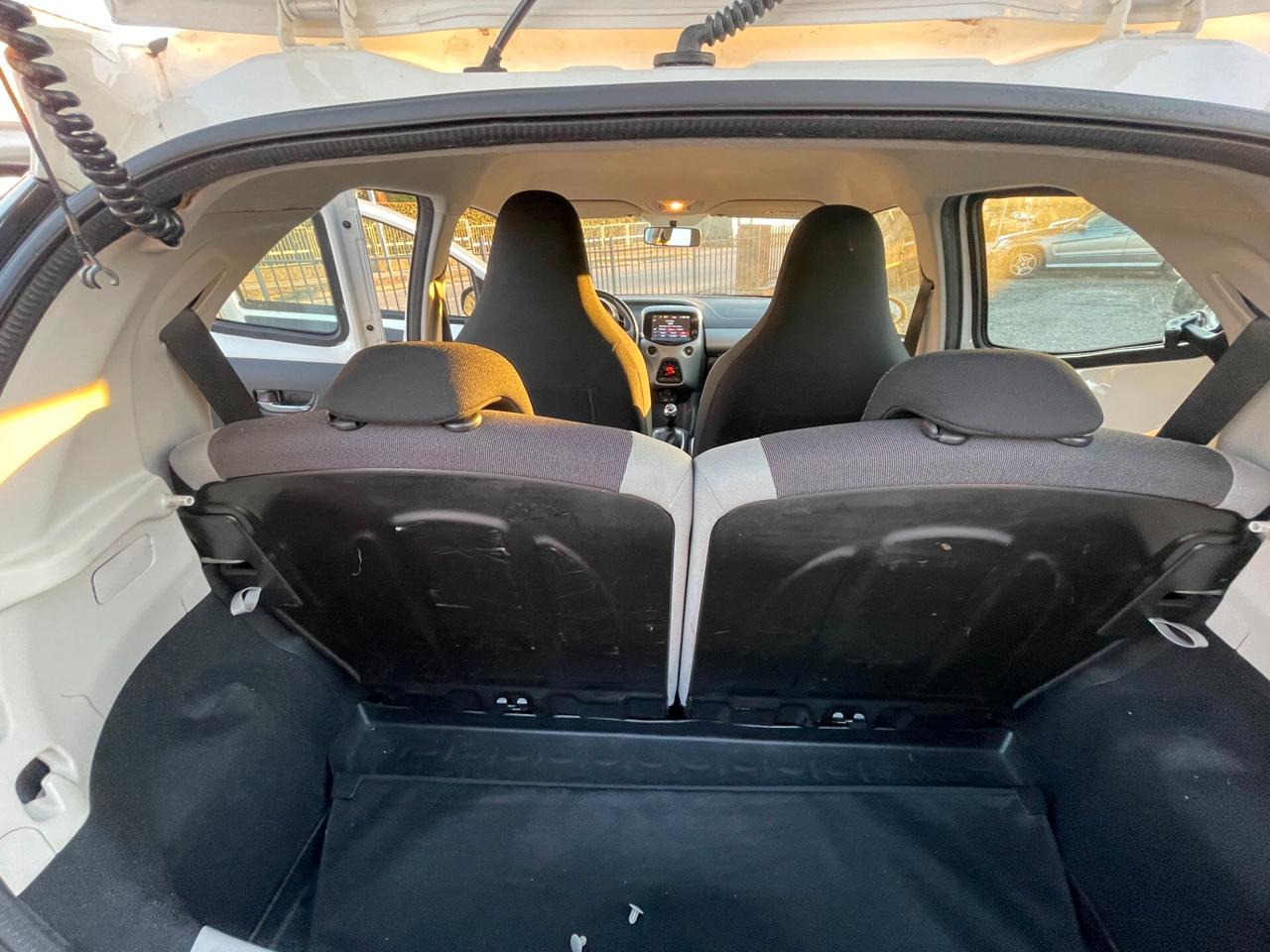 Toyota Aygo 1.0 VVT-i 69 CV 5 porte x-play