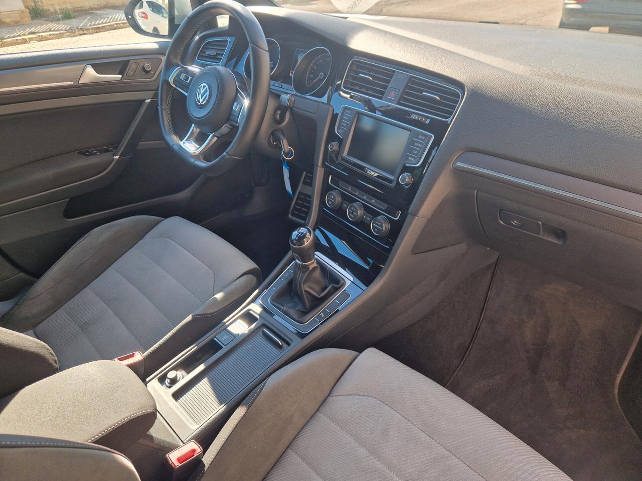 Volkswagen Golf 1.6 TDI 110 CV 5p. Sport R-LINE