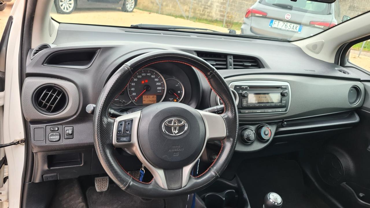 Toyota Yaris 1.4 D4d diesel 90 cv OK NEOPATENTATI PERFETTISSIMA