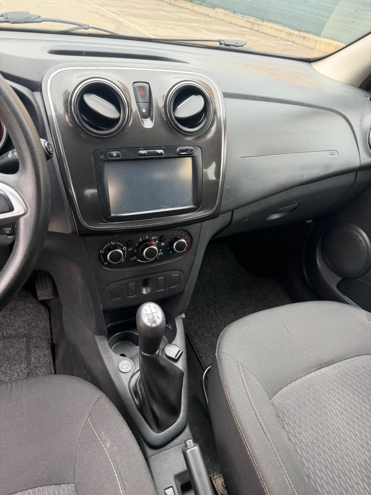 Dacia Sandero 0.9 tce Gpl - NEOPATENTATI - NAV. - 12 MESI DI GARANZIA -