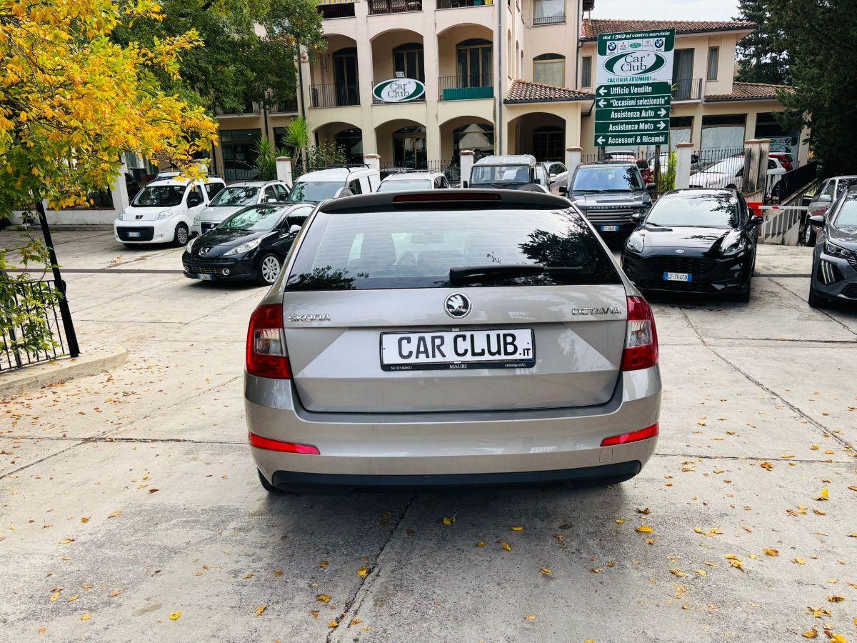 Skoda Octavia 1.6 TDI 105cv DSG Ambition Wagon