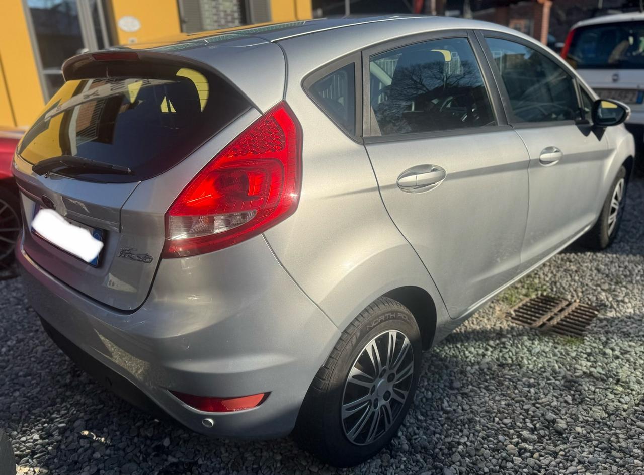 Ford Fiesta 1.2 benzina 5 porte adatta neopatentati
