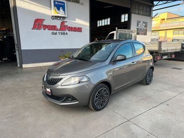 Lancia Ypsilon 1.0 FireFly 5 porte S&S Hybrid Silver PREZZO PROMO