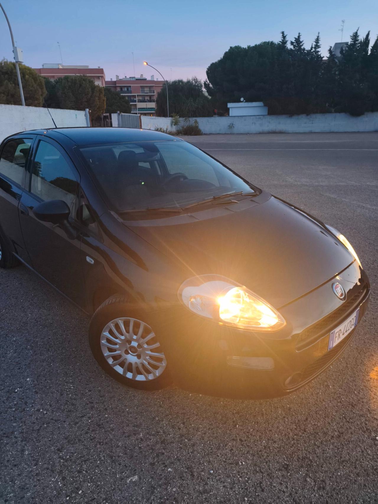 Fiat Punto 1.3 MJT II S&S 95 CV 5 porte Street(12 mesi di garanzia)