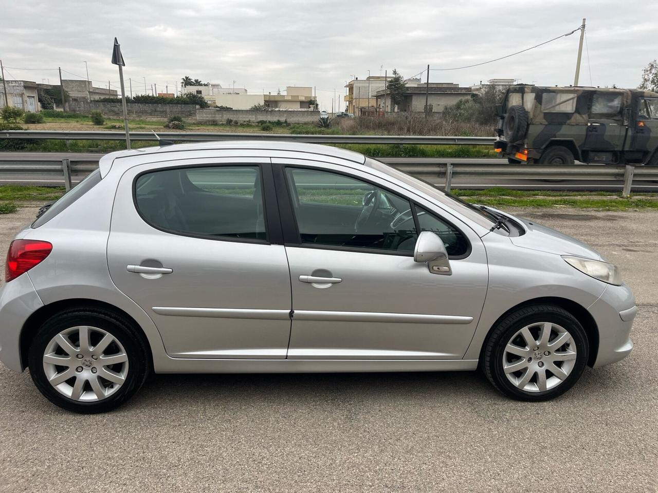 Peugeot 207 1.6 HDi 90CV 5p. XS