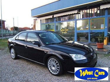 FORD - Mondeo - 3.0i V6 4p. ST220