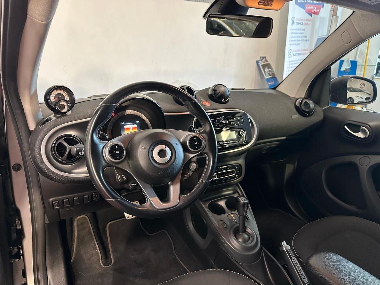 Smart ForTwo 90 0.9 T twinamic allestimento Brabus