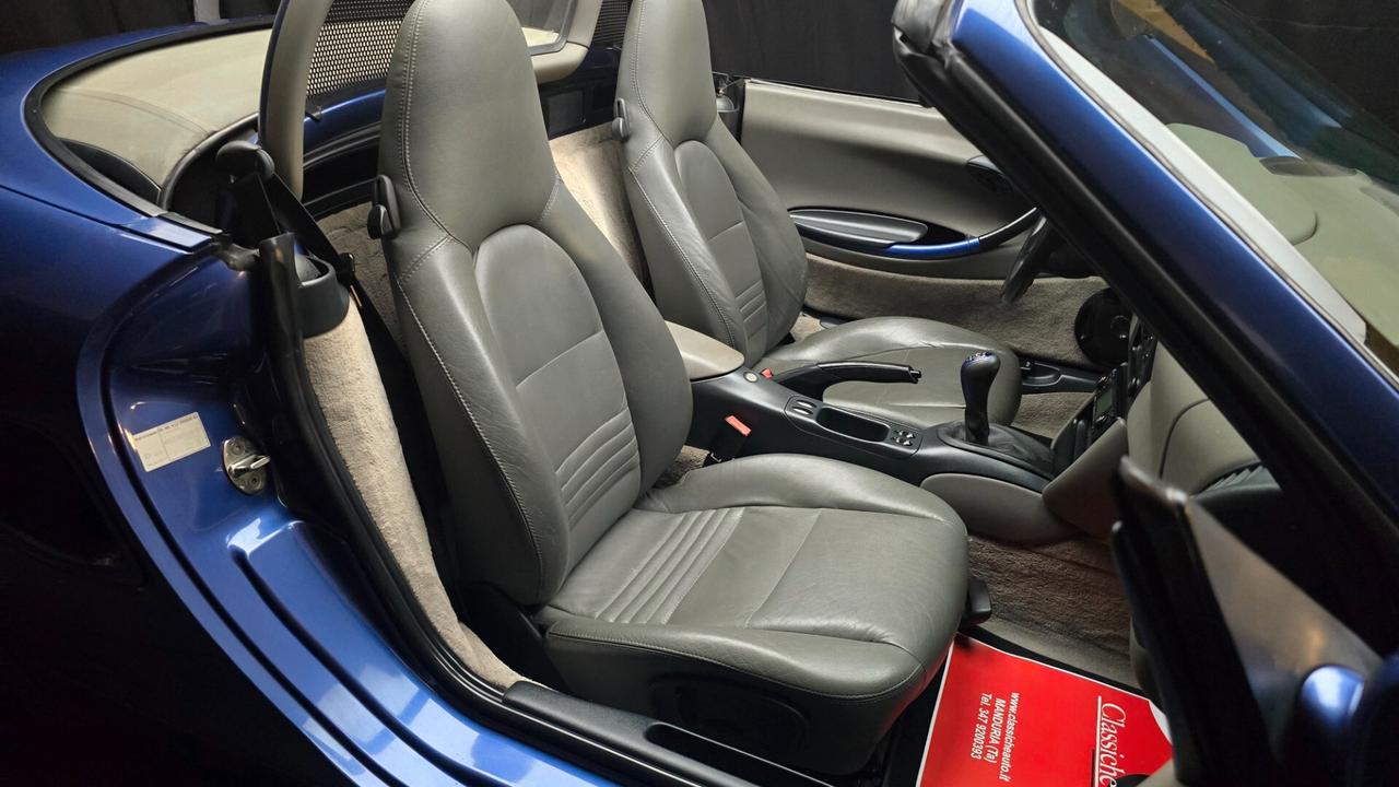 Porsche Boxster 2.5i 24V cat