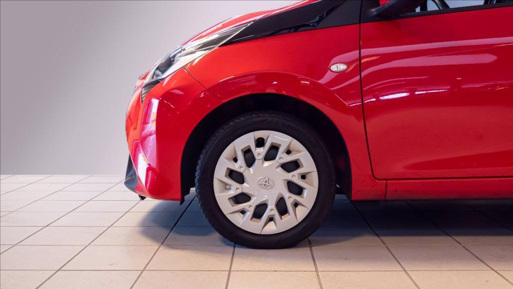 TOYOTA Aygo 5p 1.0 x-play 72cv del 2020