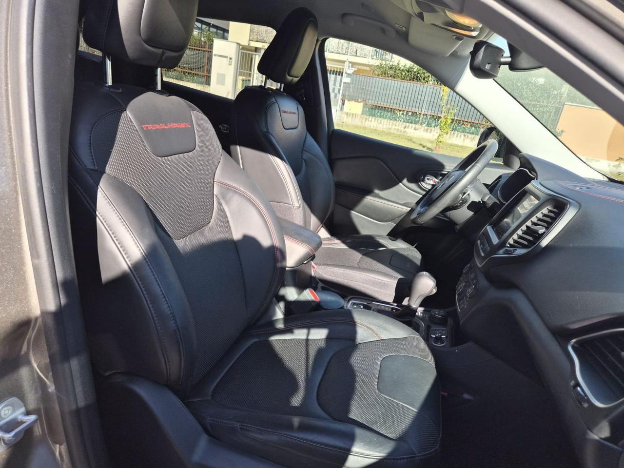 JEEP Cherokee trailhawk SOLO 19000 KM PARI AL NUOVO