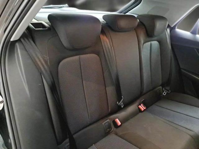 AUDI Q2 30 TDI Business