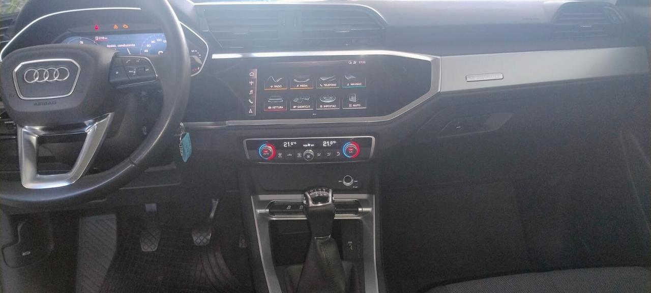 Audi Q3 35 TDI quattro Business Advanced