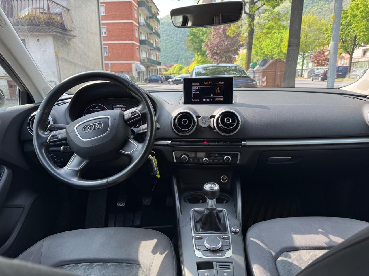 Audi A3 SPB 1.6 TDI Sport - SENSORI PER IL PARCHEGGIO - VETRI OSCURATI