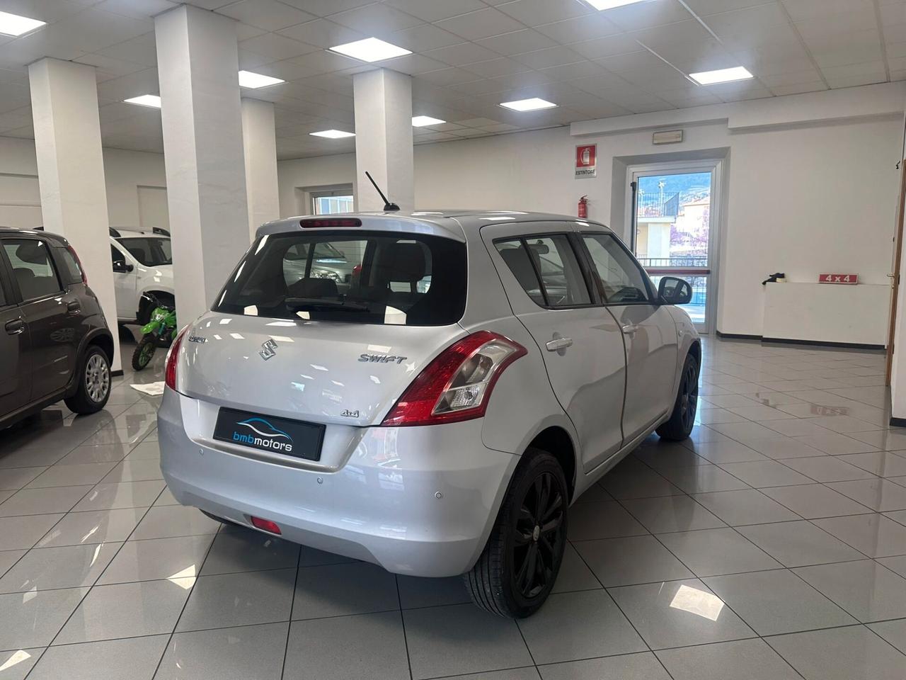 Suzuki Swift 1.2 VVT 4WD 5 porte B-Cool Bi-Color