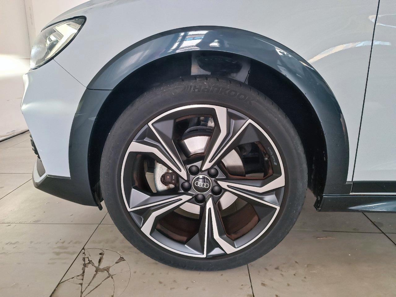 Audi A1 Allstreet 30 1.0 tfsi Identity Contrast 110cv