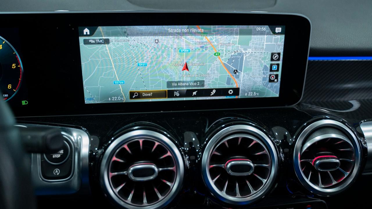 Mercedes-benz GLB 200 D PREMIUM PLUS AMG TETTO PACK LUCI XENON NAVI FULL OPTIONAL