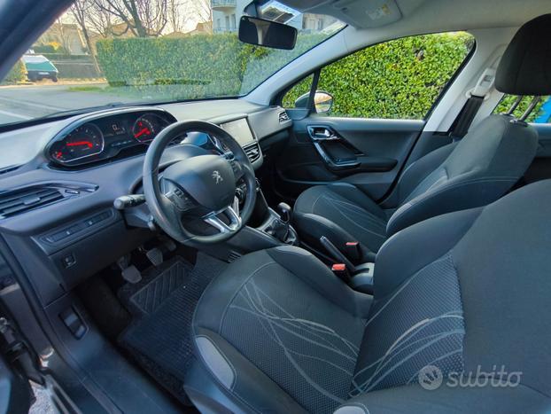 PEUGEOT 208 1,4 HDI ALLURE - OK NEOPATENTATI-