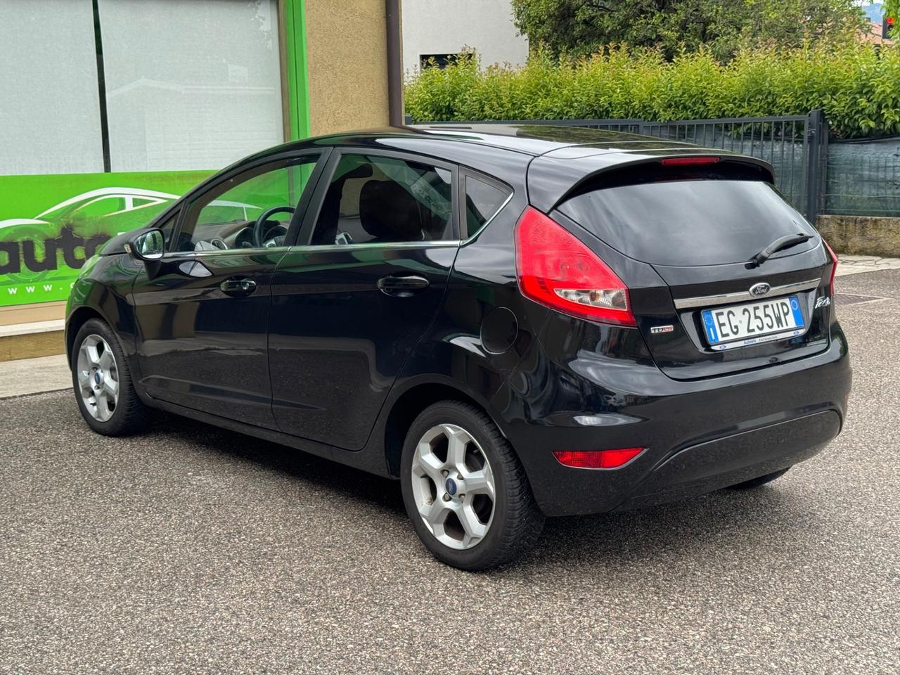 Ford Fiesta 1.4 TDCi 5p. Titaninum NEOPATENTATI