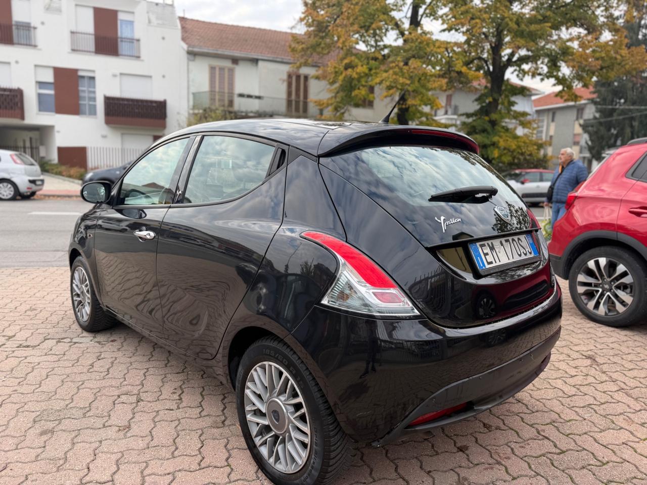 Lancia Ypsilon 1.2 69 CV 5 porte S&S Platinum