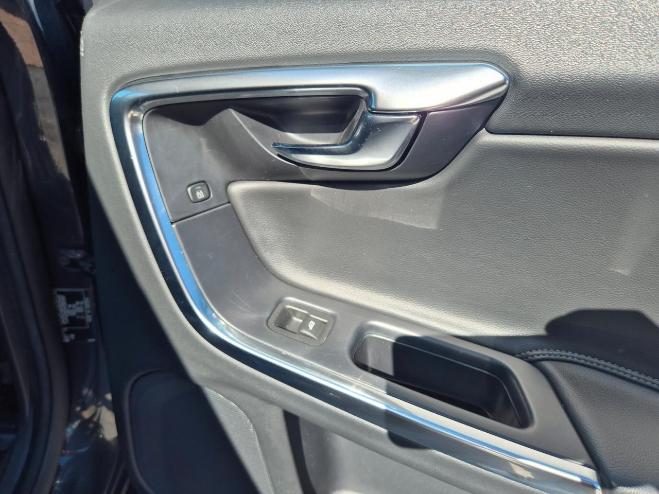 Volvo V60 D2 Geartronic Summum