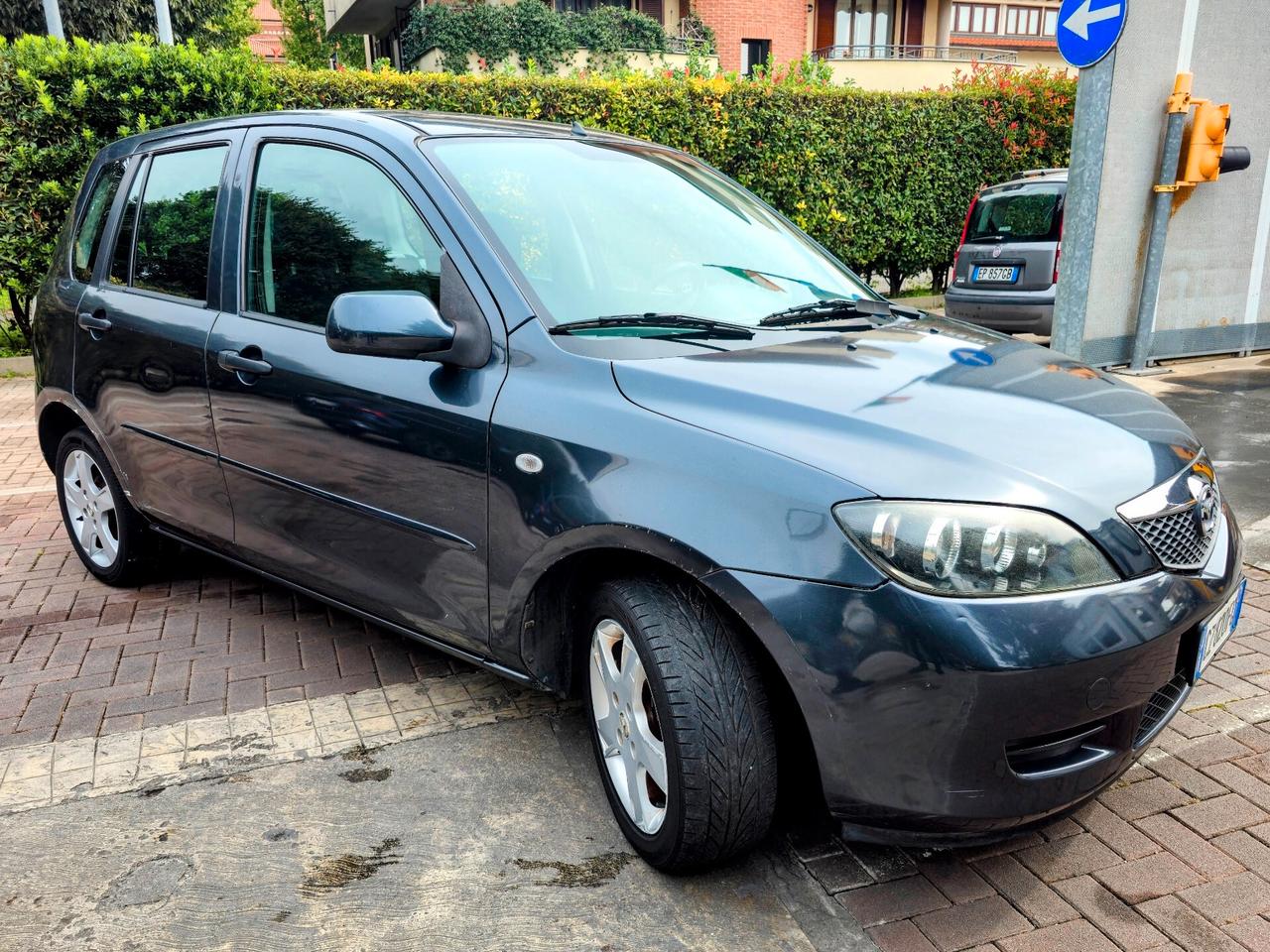 Mazda 2