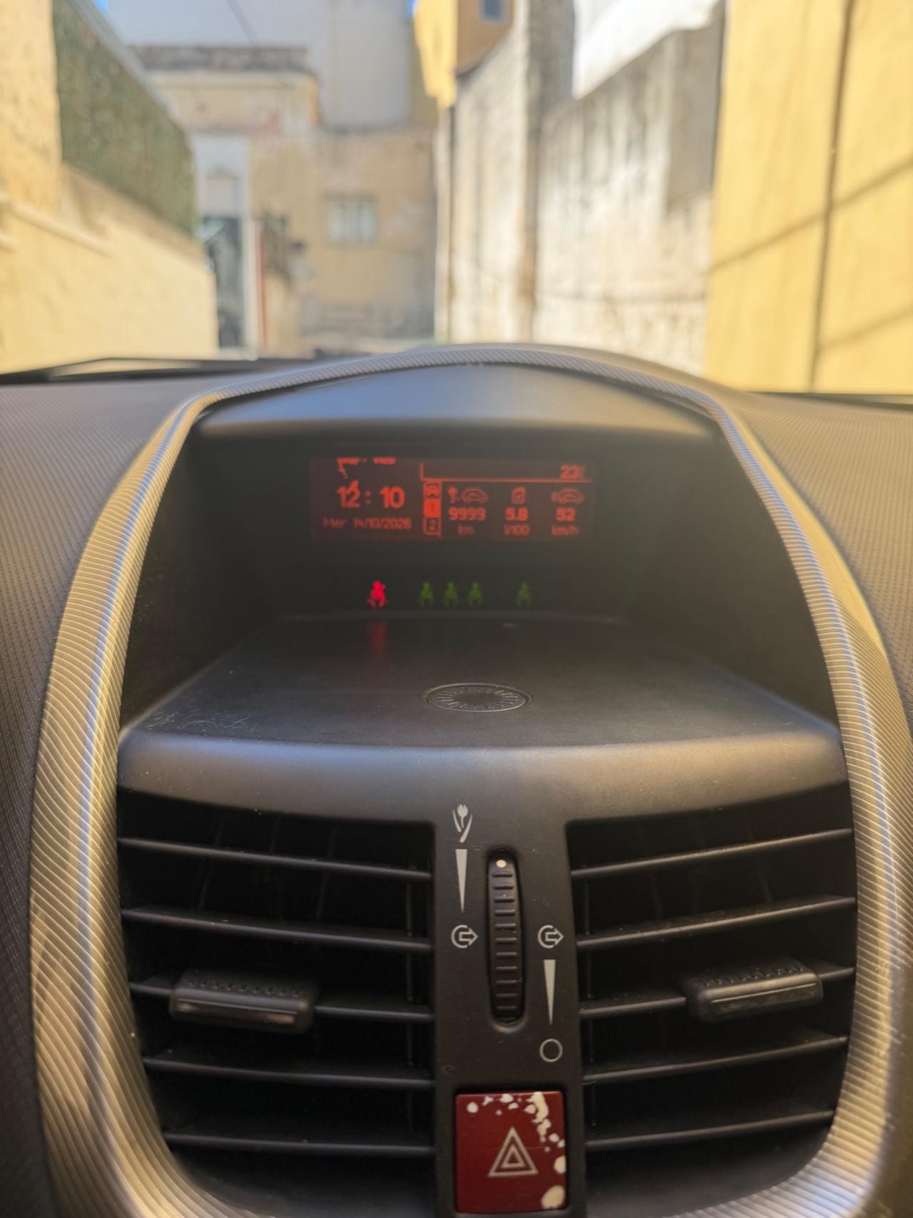 Peugeot 207 1.4 HDi 70CV 5p. ONE Line