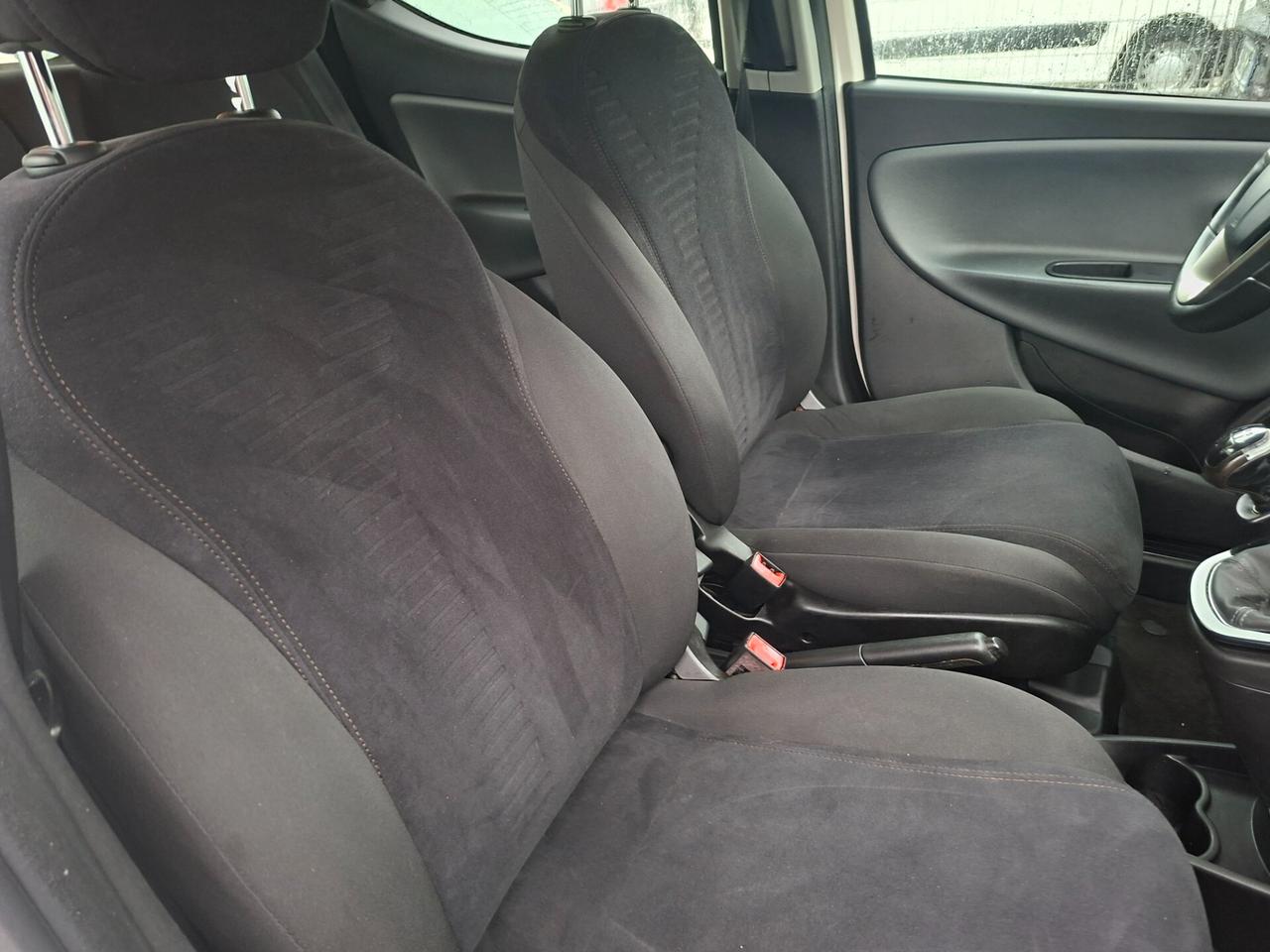 Lancia Ypsilon 0.9 TwinAir 85 CV 5 porte Metano Ecochic Elefantino