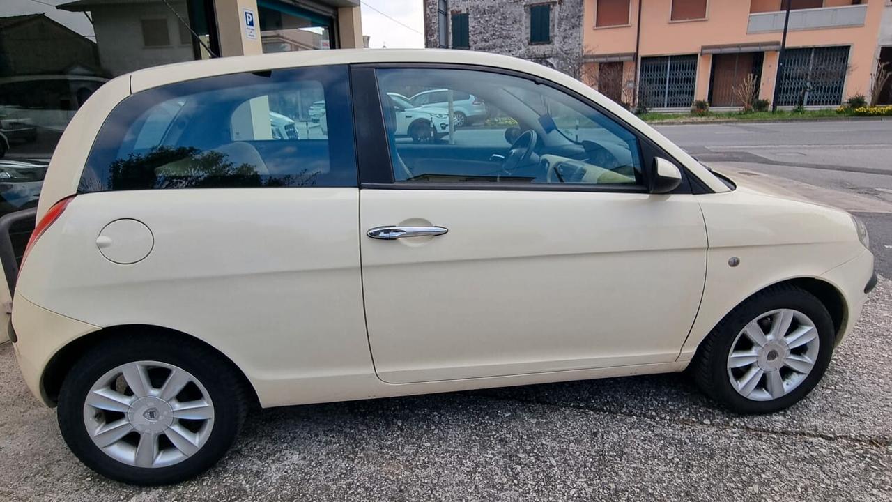 Lancia Ypsilon II 2003 1.2 8v
