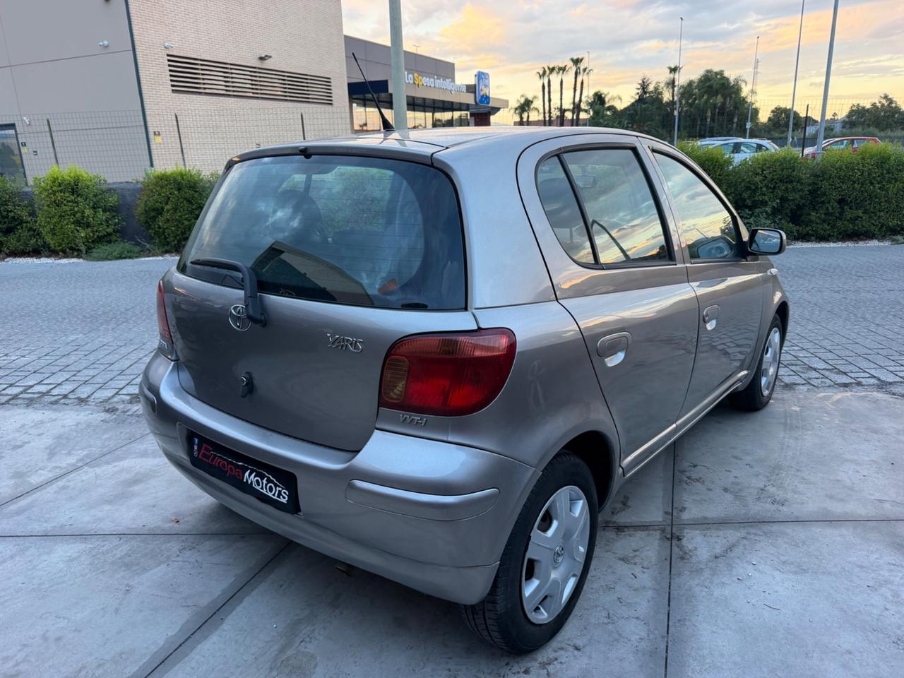Toyota Yaris 1.3i 16V cat 5 porte Sol Blue