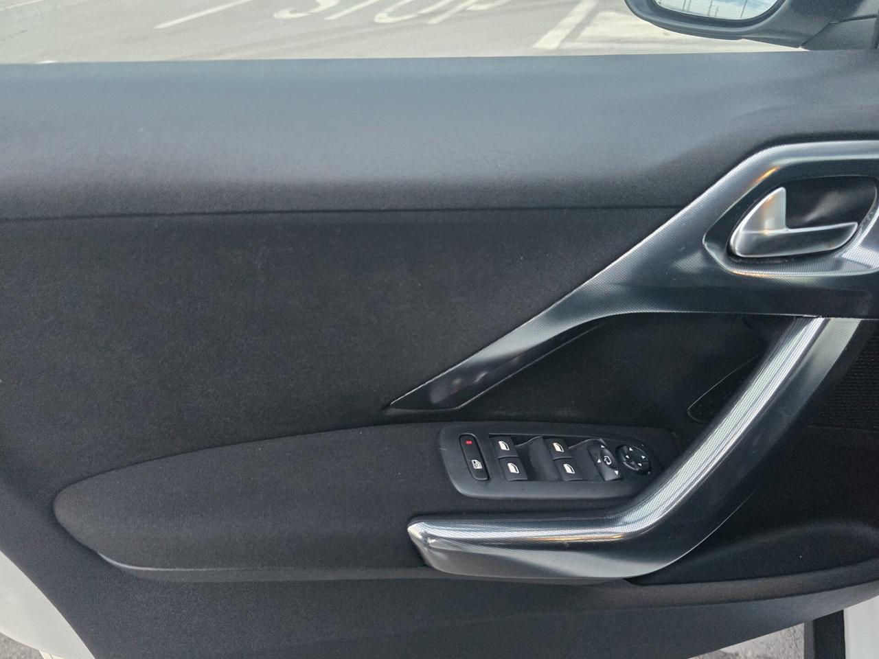 Peugeot 2008 BlueHDi 100 Allure