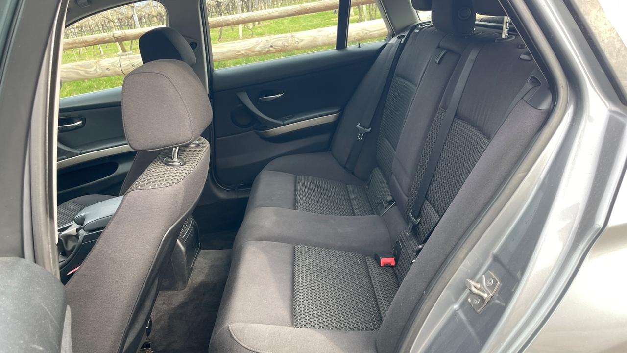 BMW 320D XDRIVE TOURING MANUALE - 2011