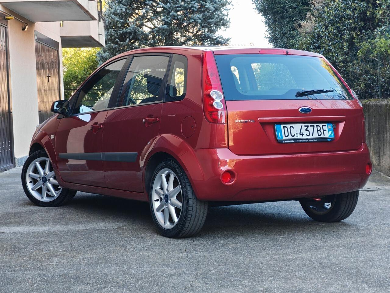 Ford Fiesta 1.2 BENZINA 75cv / 50.000km / Unipro