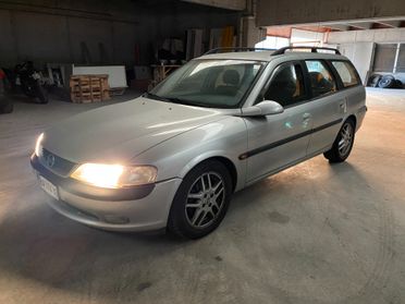 Opel Vectra 1.8i 16V cat S.W. CD