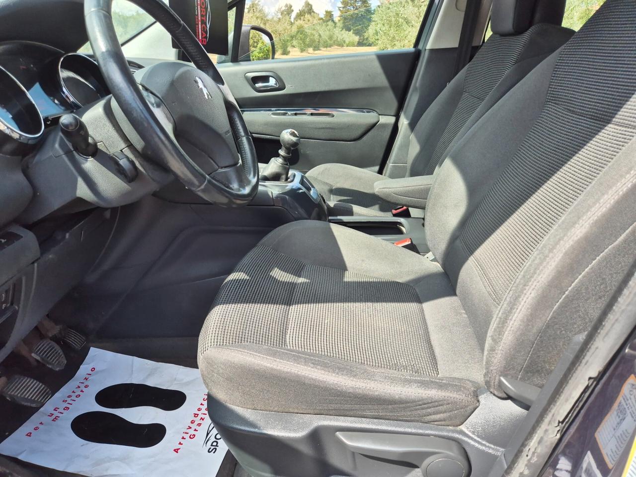 Peugeot 5008 1.6 HDi 112CV Access