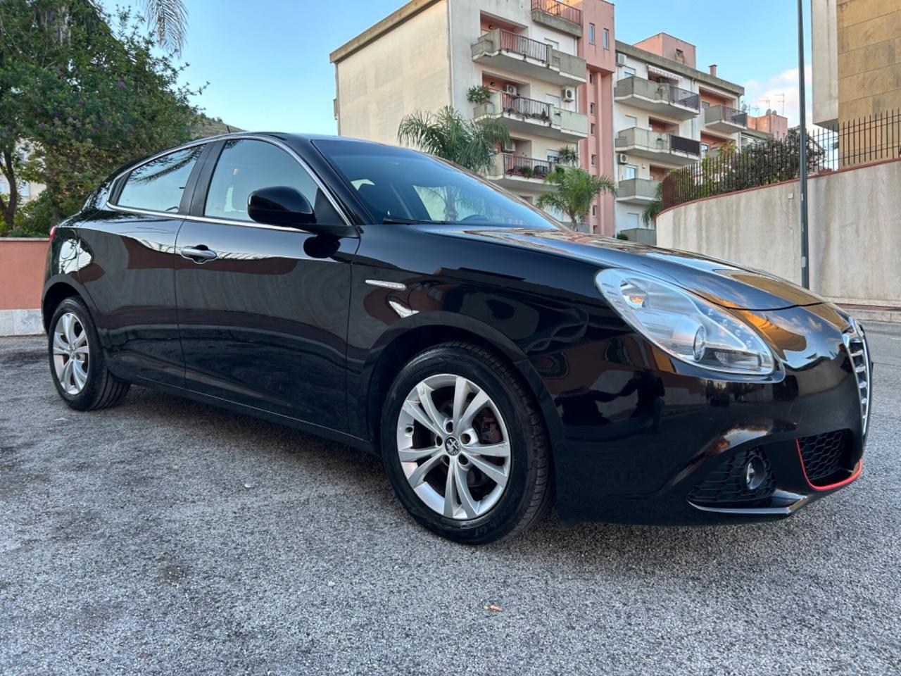 Alfa Romeo Giulietta 1.6 JTDm garanzia di 12 mesi