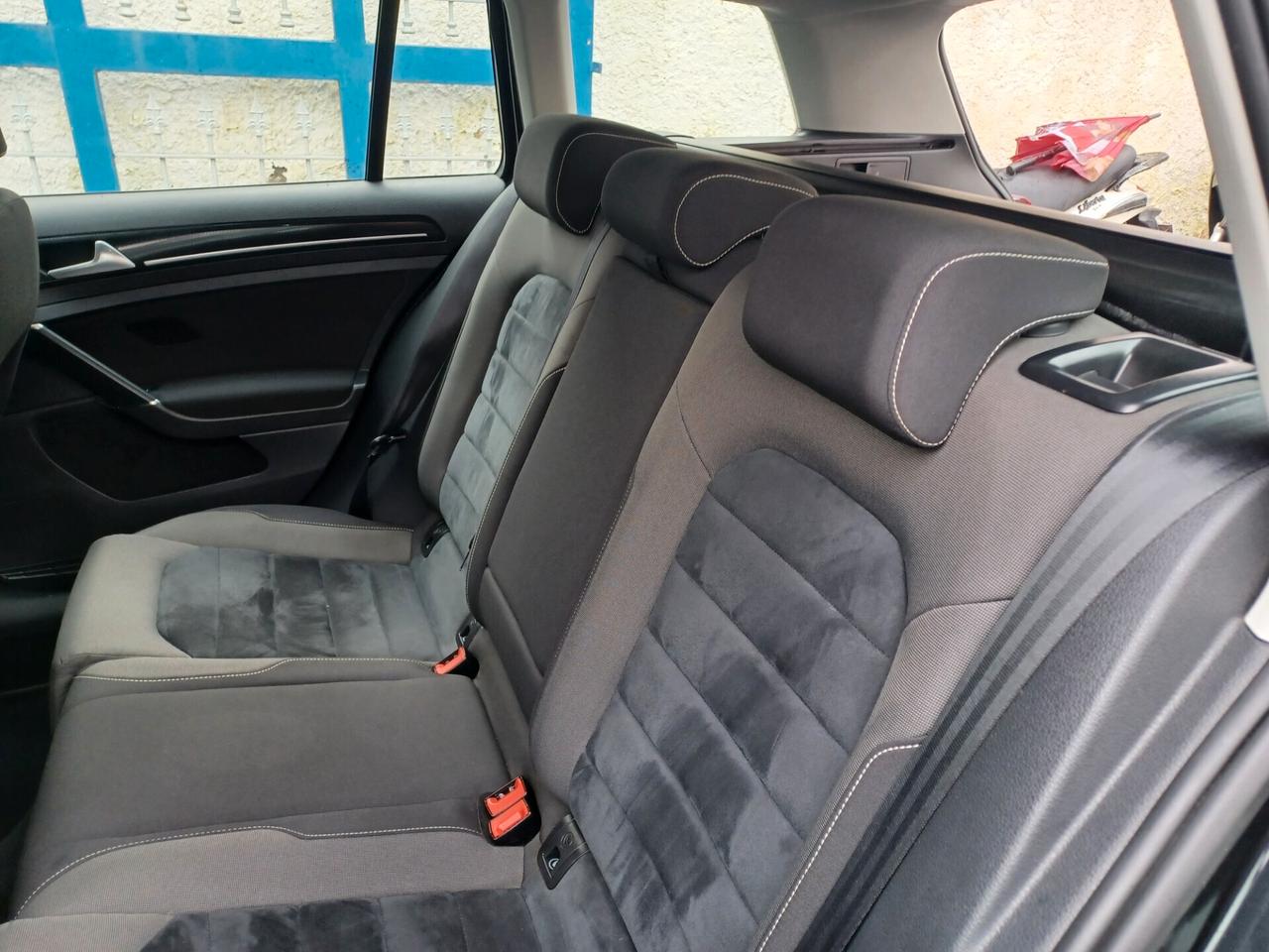 Volkswagen GOLF 1.6 TDI 110 CV DSG Highline