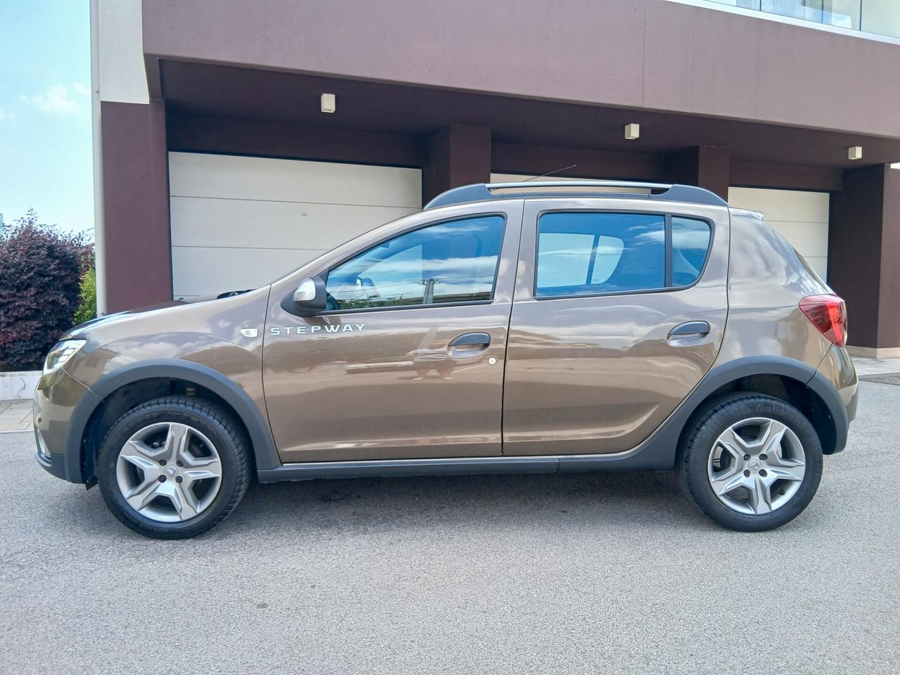Dacia Sandero Stepway 0.9 TCe 12V TurboGPL 90CV tua a € 164 mese