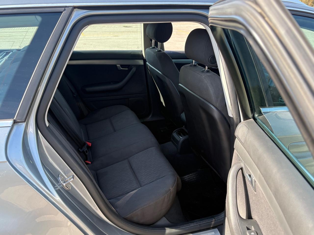 Audi A4 2.0 16V TDI Avant in Ordine