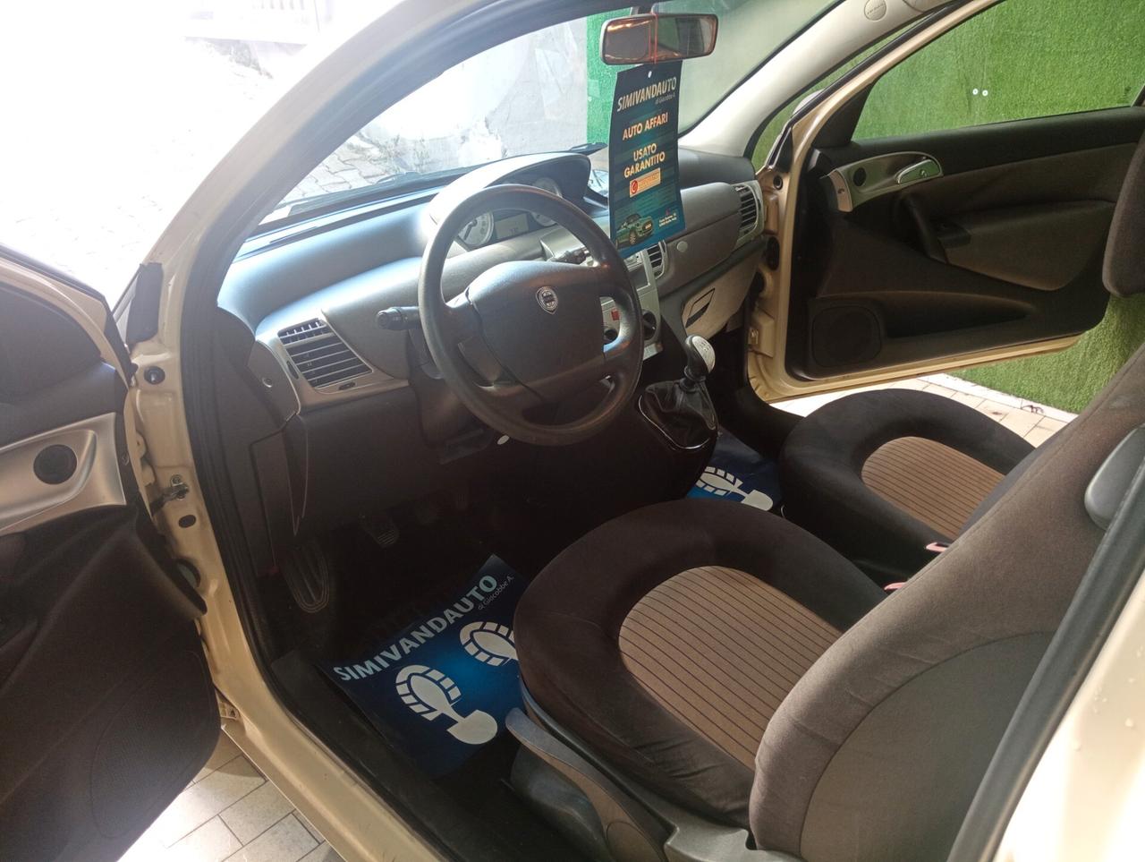 Lancia Ypsilon 1.2 Oro Bianco prov nord ok neopatent