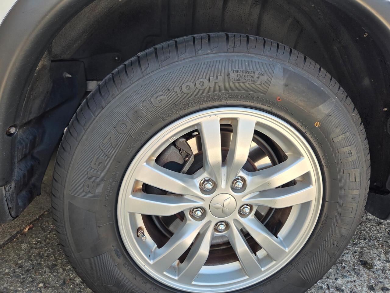 Mitsubishi Outlander 2.2 DI-D 4WD Intense