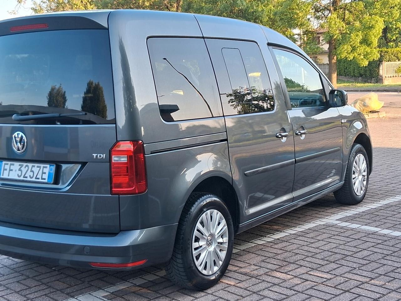 Volkswagen Caddy 2.0 TDI 102 CV Trendline..CELL 320 147 1147 WUATSAPP.