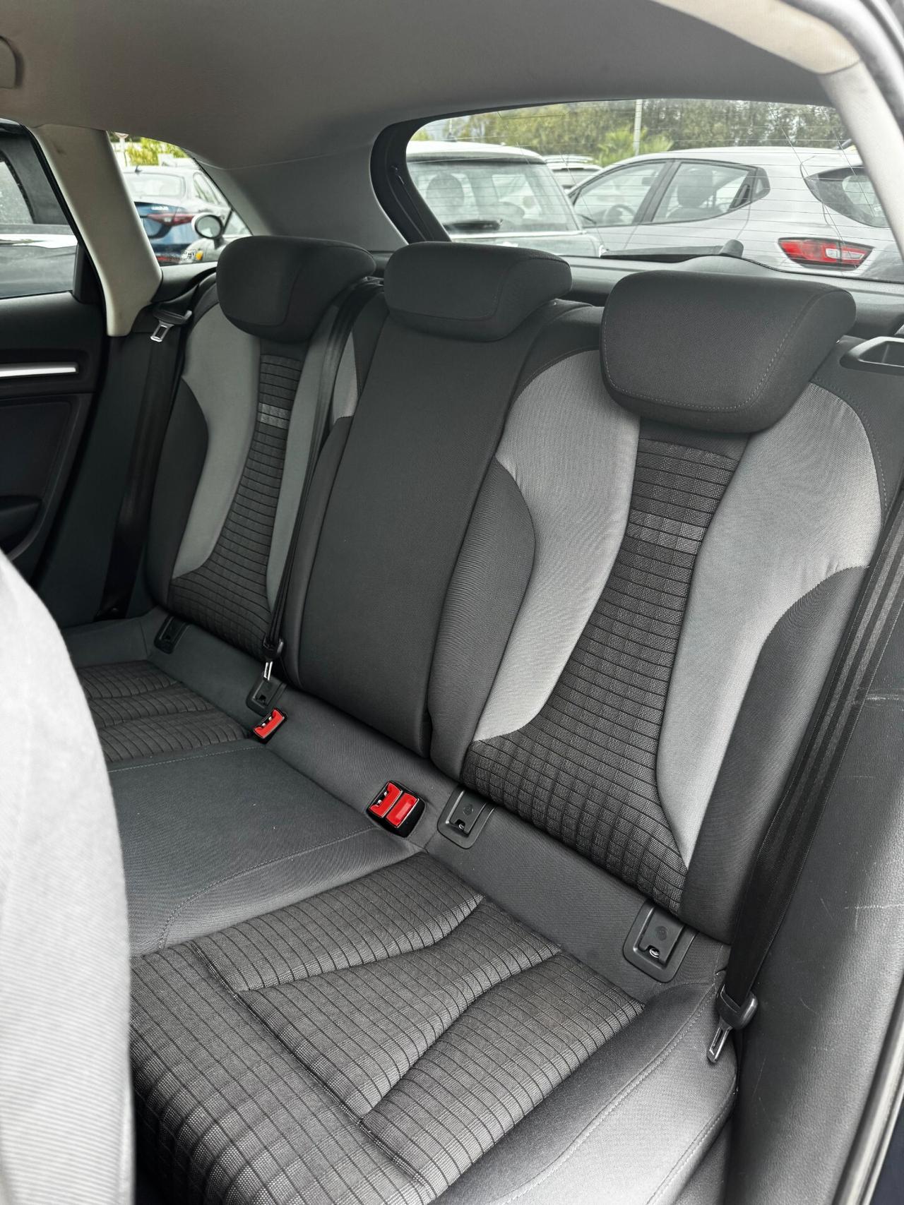 Audi A3 SPB 2.0 TDI 184 CV clean diesel Ambiente