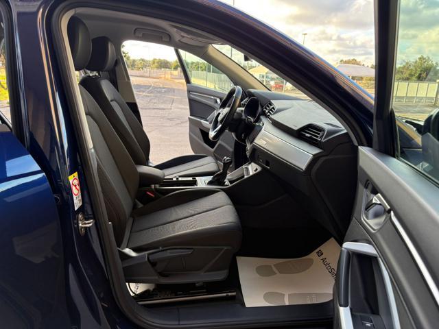 AUDI Q3 35 2.0 TDI S tronic Business COCKPIT