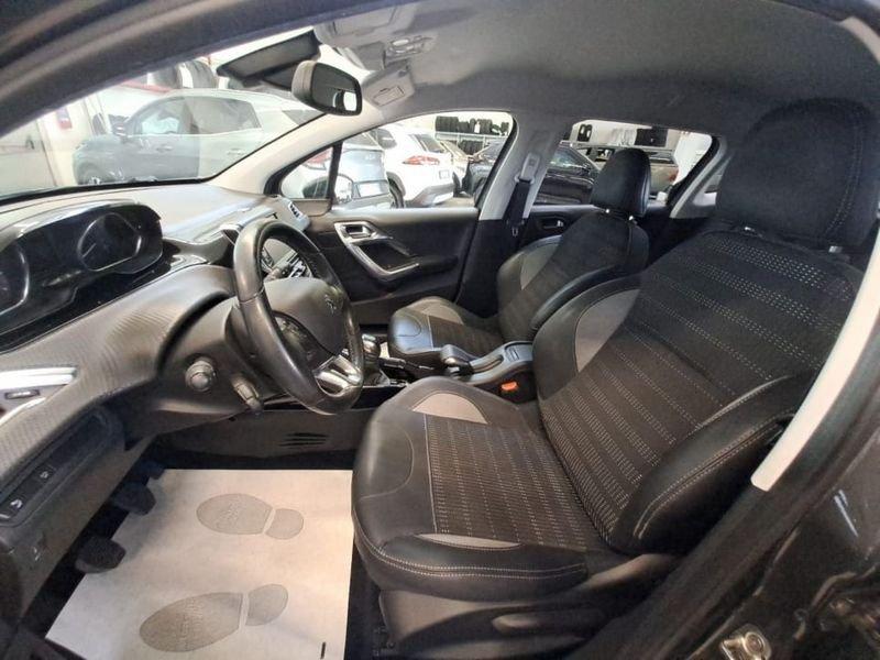 Peugeot 2008 1.2 PURETECH T BLACK MATT S&S 110CV MY17