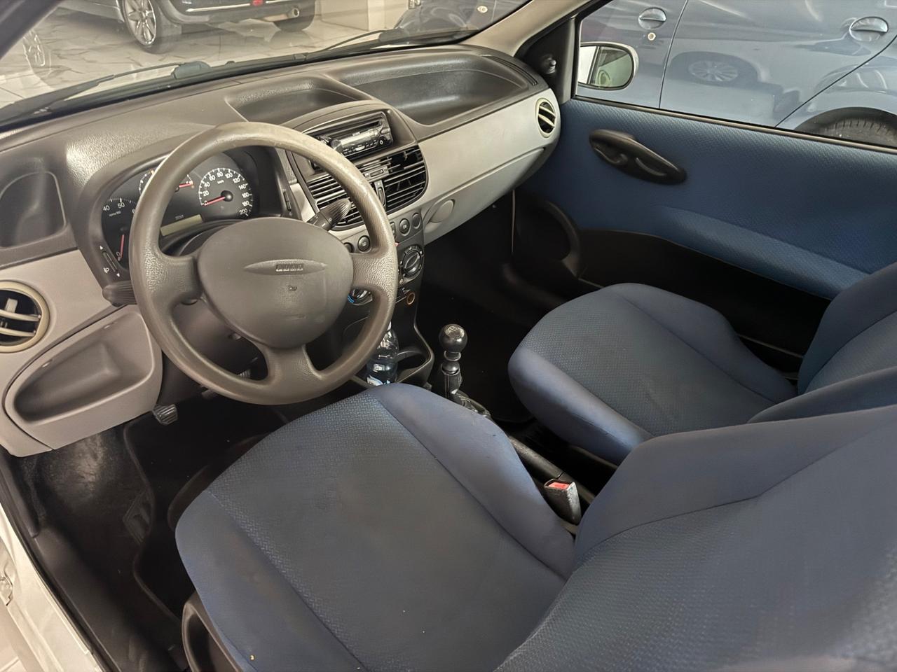 Fiat Punto 1.2 Neopatentati regenered car