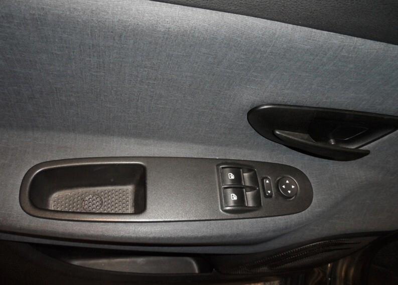 Lancia Ypsilon 1.0 FireFly 70 CV Hybrid Gold