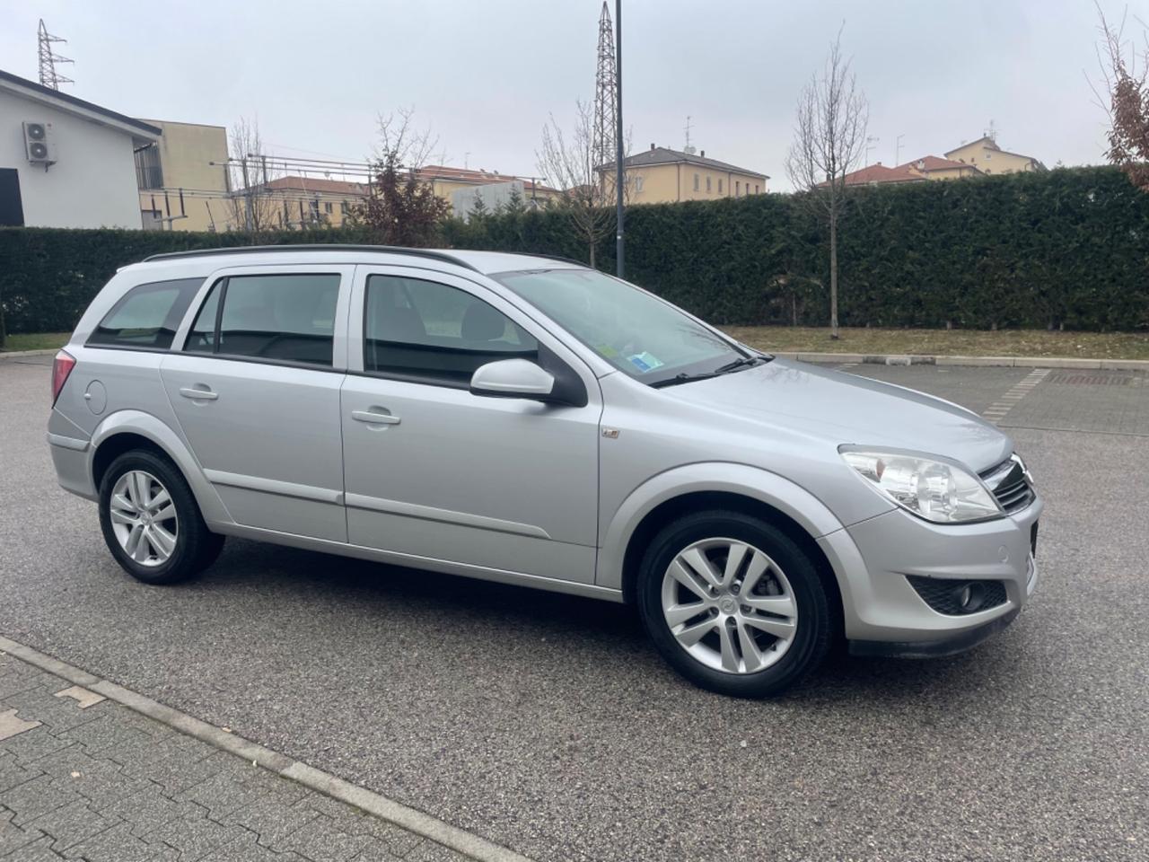 Opel Astra 1.7 CDTI del 2008 ok per neo patt