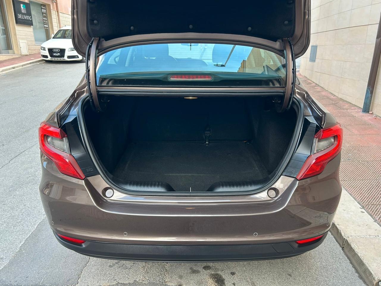 Fiat Tipo 1.6 Mjt 4 porte "LOUNGE"